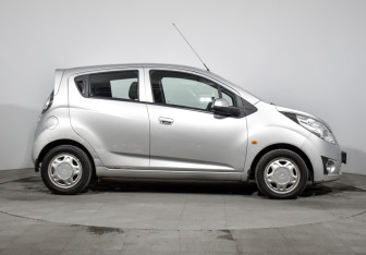 Подержанный автомобиль Chevrolet Spark 2012 года (4 фото)