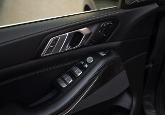 Подержанный автомобиль BMW X7 2019 года (26 фото)