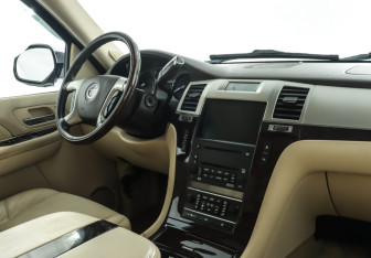 Подержанный автомобиль Cadillac Escalade Suv 2008 года (4 фото)