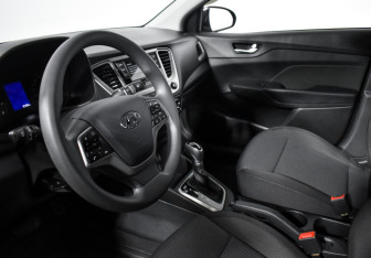 Подержанный автомобиль Hyundai Solaris Sedan 2021 года (9 фото)
