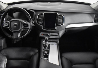 Подержанный автомобиль Volvo XC90 2019 года (13 фото)