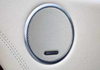 Подержанный автомобиль Land Rover Range Rover 2018 года (17 фото)