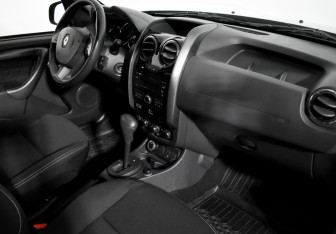 Подержанный автомобиль Renault Duster 2016 года (12 фото)