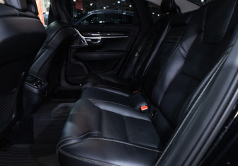 Подержанный автомобиль Volvo S90 2018 года (17 фото)