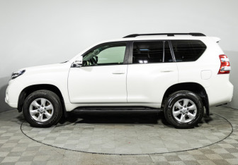 Подержанный автомобиль Toyota Land Cruiser Prado 2013 года (8 фото)