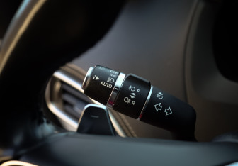 Подержанный автомобиль Jaguar F-Pace 2018 года (18 фото)