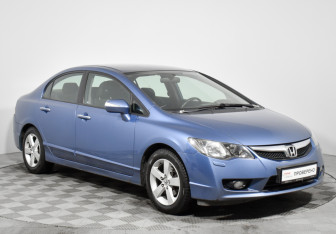Подержанный автомобиль Honda Civic Sedan 2009 года (3 фото)