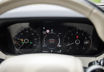Подержанный автомобиль Land Rover Range Rover Velar 2019 года (15 фото)