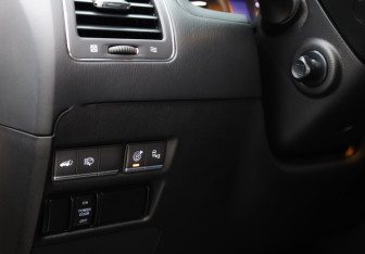 Подержанный автомобиль Infiniti QX80 2017 года (15 фото)