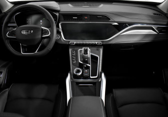 Подержанный автомобиль Geely Atlas Pro 2023 года (16 фото)