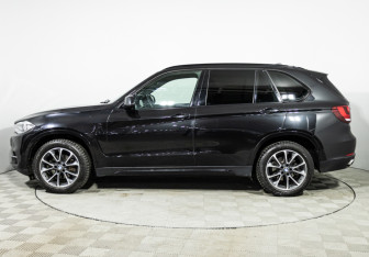 Подержанный автомобиль BMW X5 2017 года (8 фото)