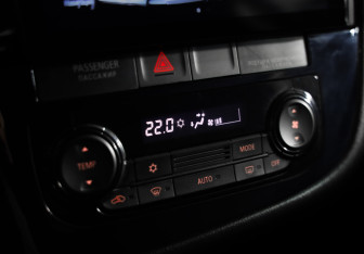 Подержанный автомобиль Mitsubishi Outlander 2016 года (16 фото)