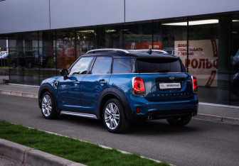 Подержанный автомобиль MINI Countryman 2018 года (8 фото)