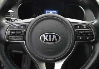 Подержанный автомобиль Kia Optima Sedan 2017 года (15 фото)