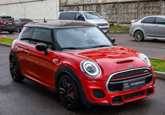 Подержанный автомобиль MINI Hatch 2020 года (5 фото)