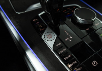 Подержанный автомобиль BMW X5 2021 года (20 фото)