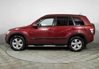 Подержанный автомобиль Suzuki Grand Vitara 2010 года (8 фото)