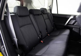 Подержанный автомобиль Toyota Land Cruiser Prado 2015 года (22 фото)