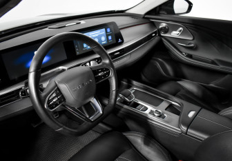 Подержанный автомобиль Chery Arrizo 8 2023 года (9 фото)