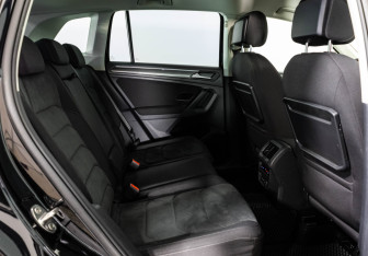 Подержанный автомобиль Volkswagen Tiguan 2019 года (23 фото)