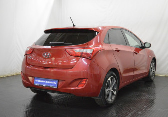 Подержанный автомобиль Hyundai i30 Hatchback 2015 года (5 фото)