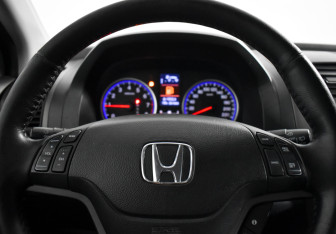 Подержанный автомобиль Honda CR-V 2011 года (16 фото)