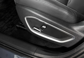 Подержанный автомобиль Geely Tugella 2023 года (11 фото)