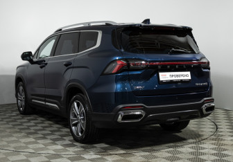 Подержанный автомобиль Geely Okavango 2023 года (7 фото)