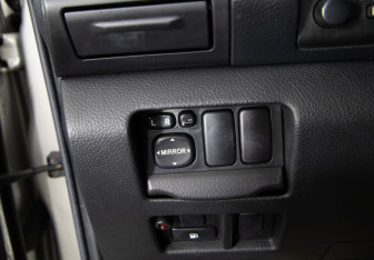 Подержанный автомобиль Lexus RX 2005 года (15 фото)