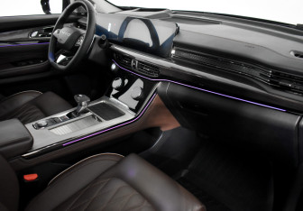 Подержанный автомобиль Exeed VX 2023 года (16 фото)