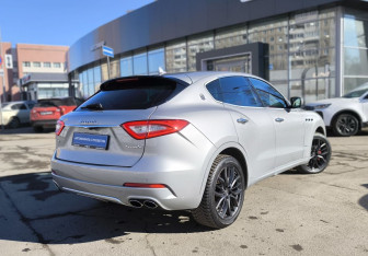 Подержанный автомобиль Maserati Levante 2018 года (4 фото)