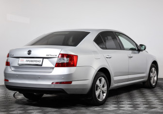Подержанный автомобиль Skoda Octavia Liftback 2013 года (5 фото)