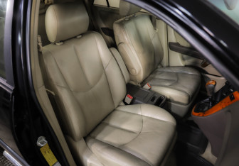 Подержанный автомобиль Lexus RX 2002 года (21 фото)