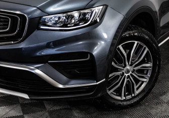 Подержанный автомобиль Geely Atlas Pro 2021 года (2 фото)