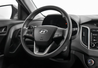Подержанный автомобиль Hyundai Creta 2019 года (15 фото)