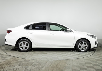 Подержанный автомобиль Kia Cerato Sedan 2019 года (4 фото)