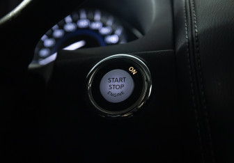 Подержанный автомобиль Infiniti QX80 2014 года (24 фото)