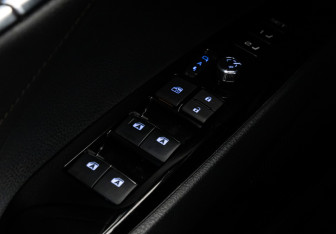 Подержанный автомобиль Toyota Camry Sedan 2020 года (25 фото)