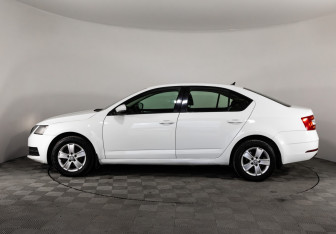 Подержанный автомобиль Skoda Octavia Liftback 2017 года (8 фото)