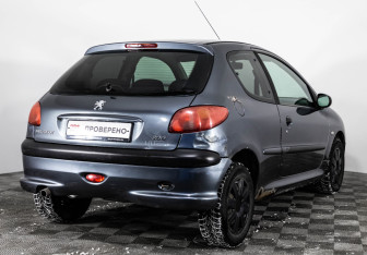 Подержанный автомобиль Peugeot 206 Hatchback 2008 года (5 фото)