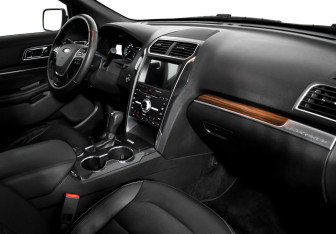 Подержанный автомобиль Ford Explorer 2018 года (15 фото)