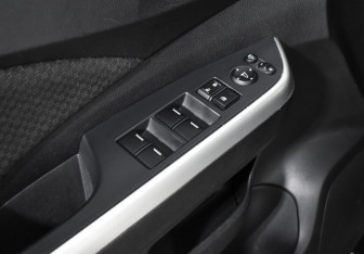 Подержанный автомобиль Honda CR-V 2015 года (10 фото)