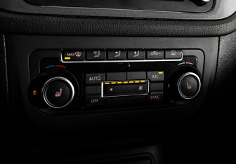 Подержанный автомобиль Volkswagen Tiguan 2012 года (14 фото)