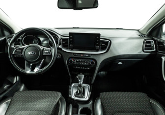 Подержанный автомобиль Kia Ceed Wagon 2020 года (13 фото)