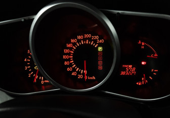 Подержанный автомобиль Mazda CX-7 2008 года (12 фото)