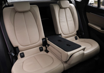 Подержанный автомобиль BMW X1 2021 года (28 фото)