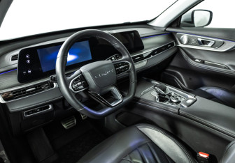 Подержанный автомобиль Chery Tiggo 8 Pro Max 2023 года (11 фото)