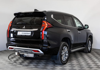 Подержанный автомобиль Mitsubishi Pajero Sport 2022 года (5 фото)