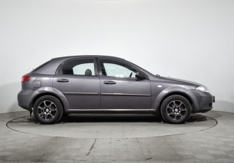 Подержанный автомобиль Chevrolet Lacetti Hatchback 2012 года (4 фото)