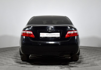 Подержанный автомобиль Toyota Camry Sedan 2009 года (6 фото)